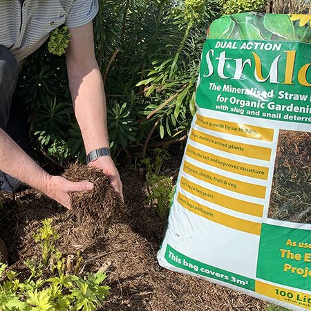 Strulch mineralised straw mulch
